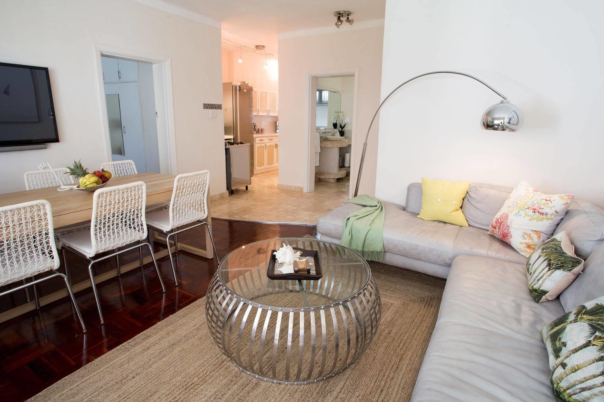 Caprice Camps Bay Apartment Exterior photo